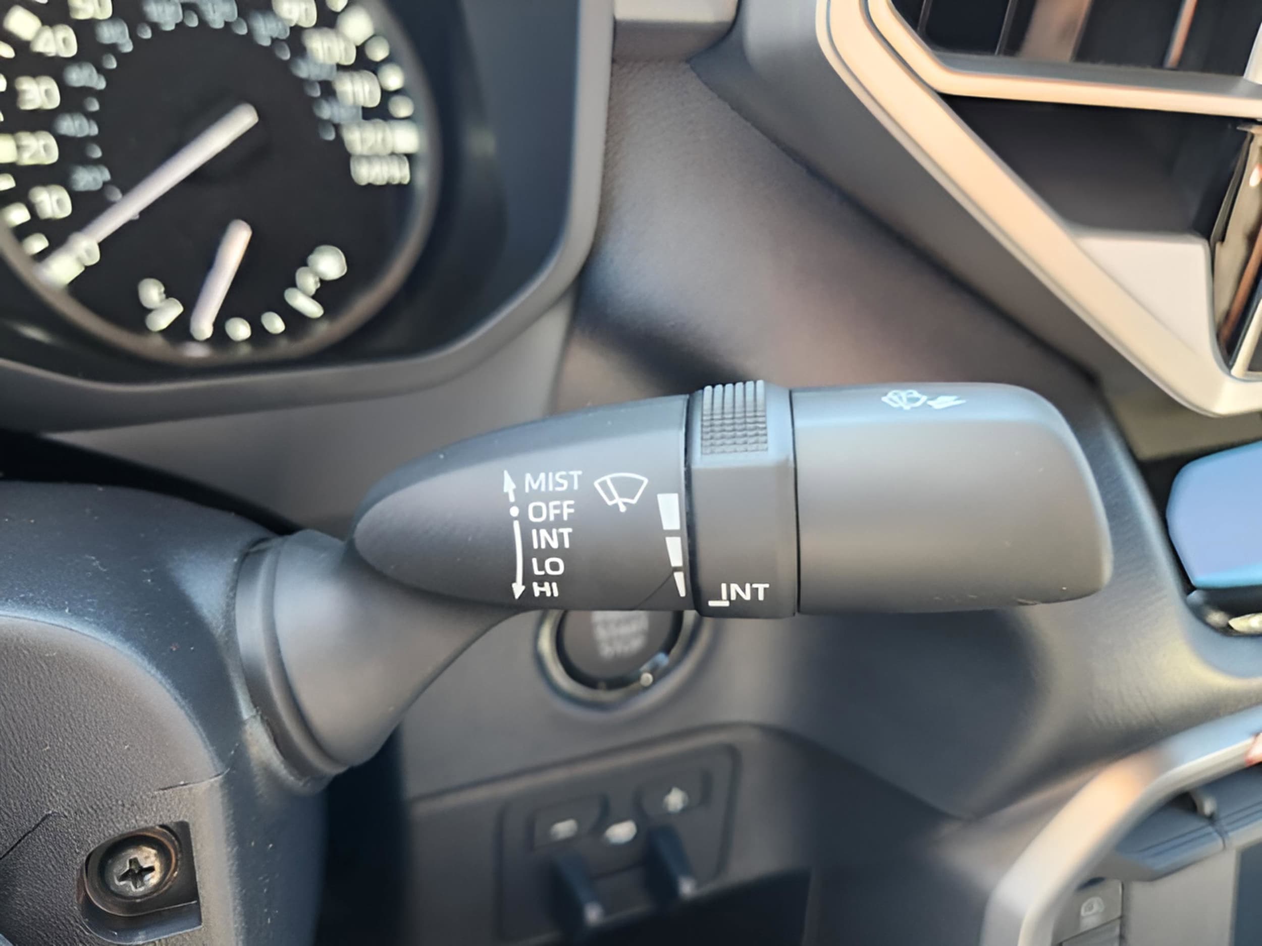 2025 Toyota Tundra SR5 - Photo 26