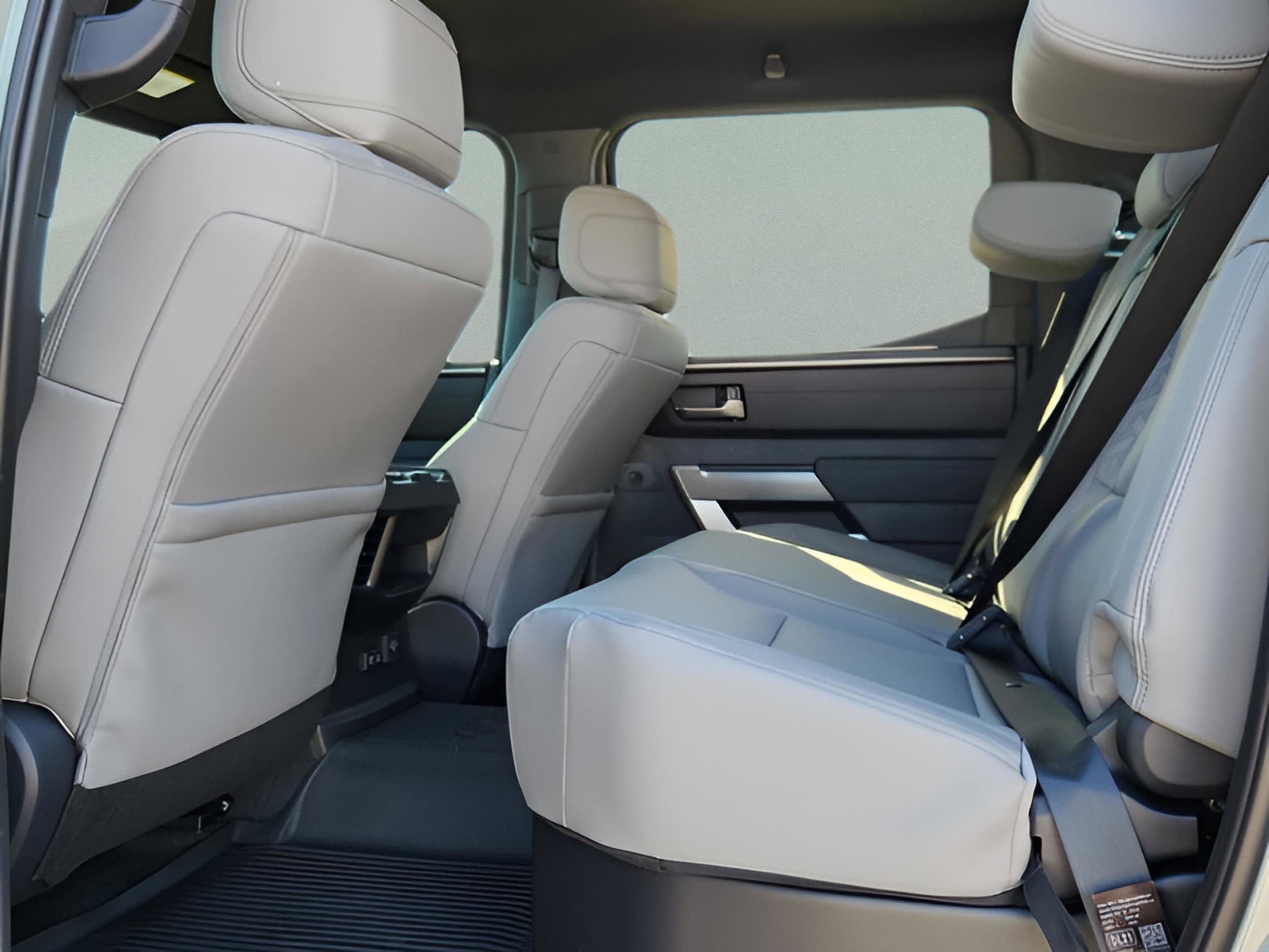 2025 Toyota Tundra SR5 - Photo 8