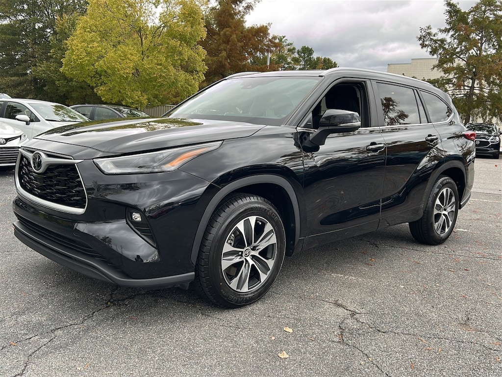 Used 2023 Toyota Highlander XLE SUV