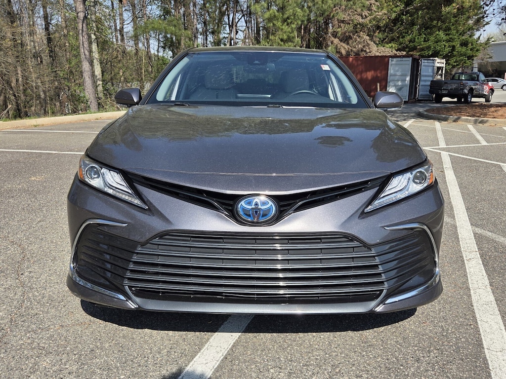 Used 2022 Toyota Camry Hybrid XLE Sedan
