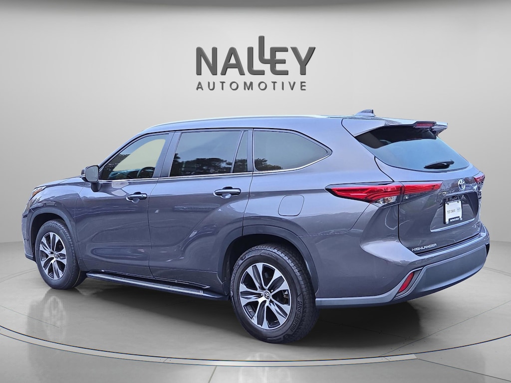 Used 2023 Toyota Highlander Hybrid XLE SUV