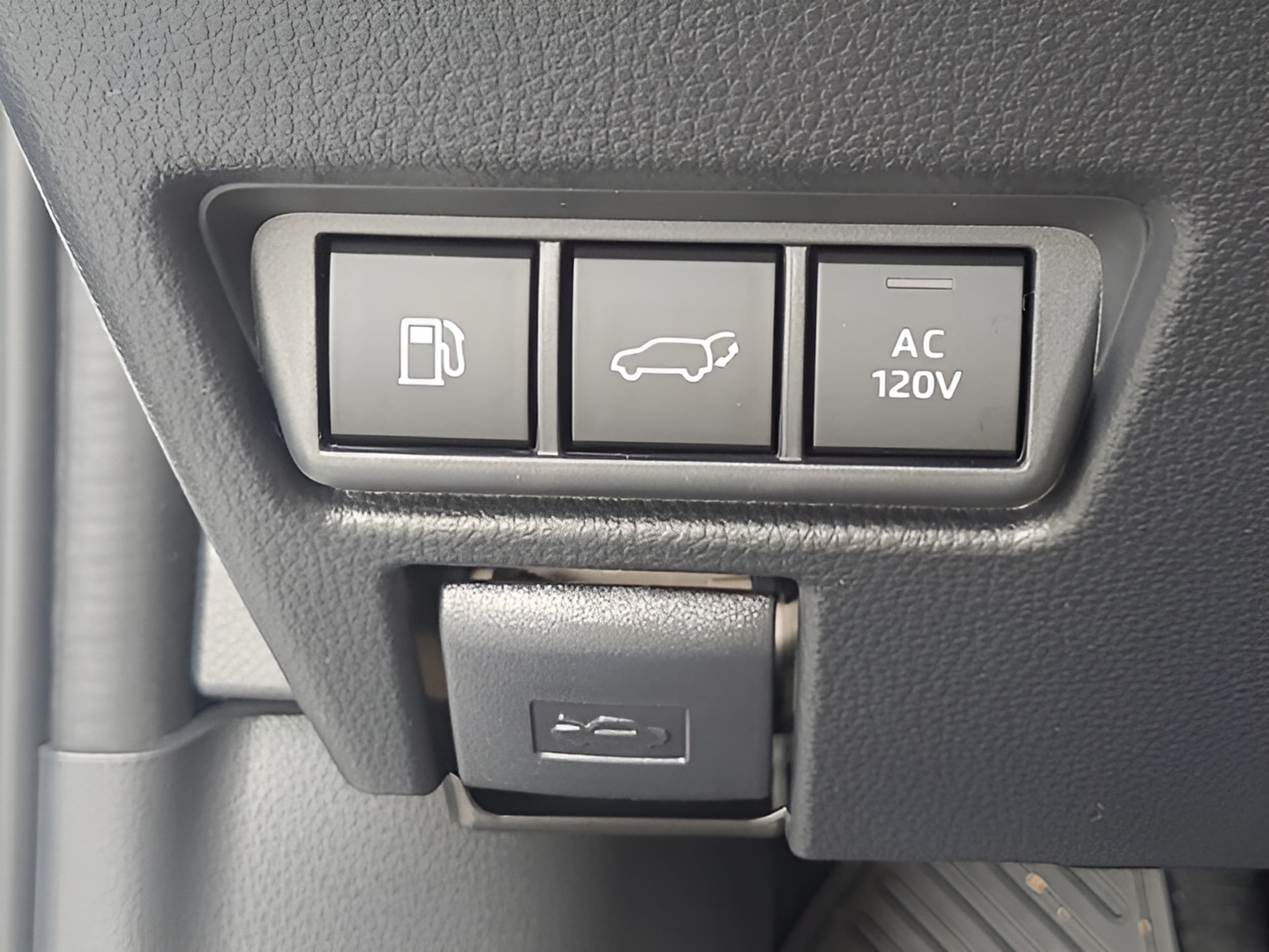 2026 Toyota Prius Plug-in Hybrid XSE Premium - Photo 24