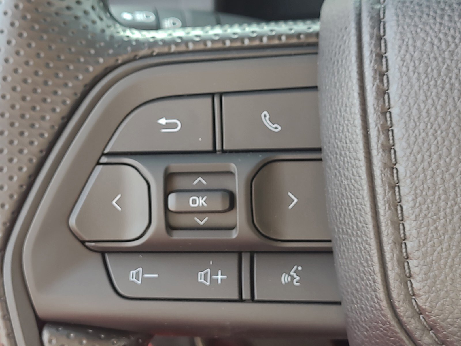 2026 Toyota Tacoma SR5 - Photo 23