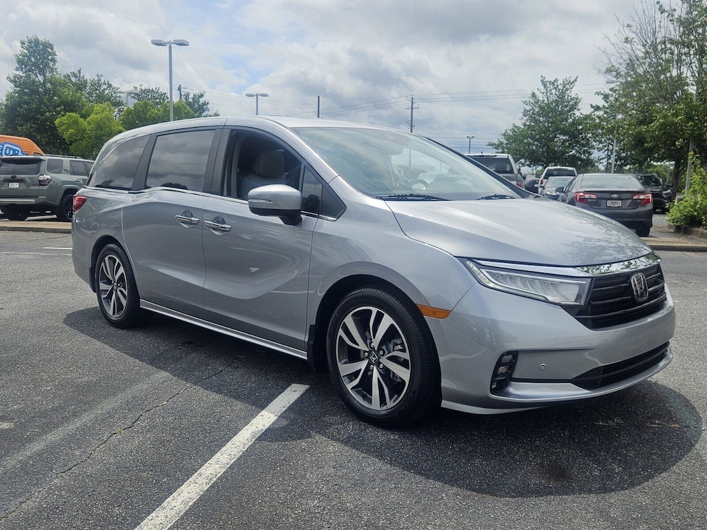 Used 2024 Honda Odyssey Touring Van