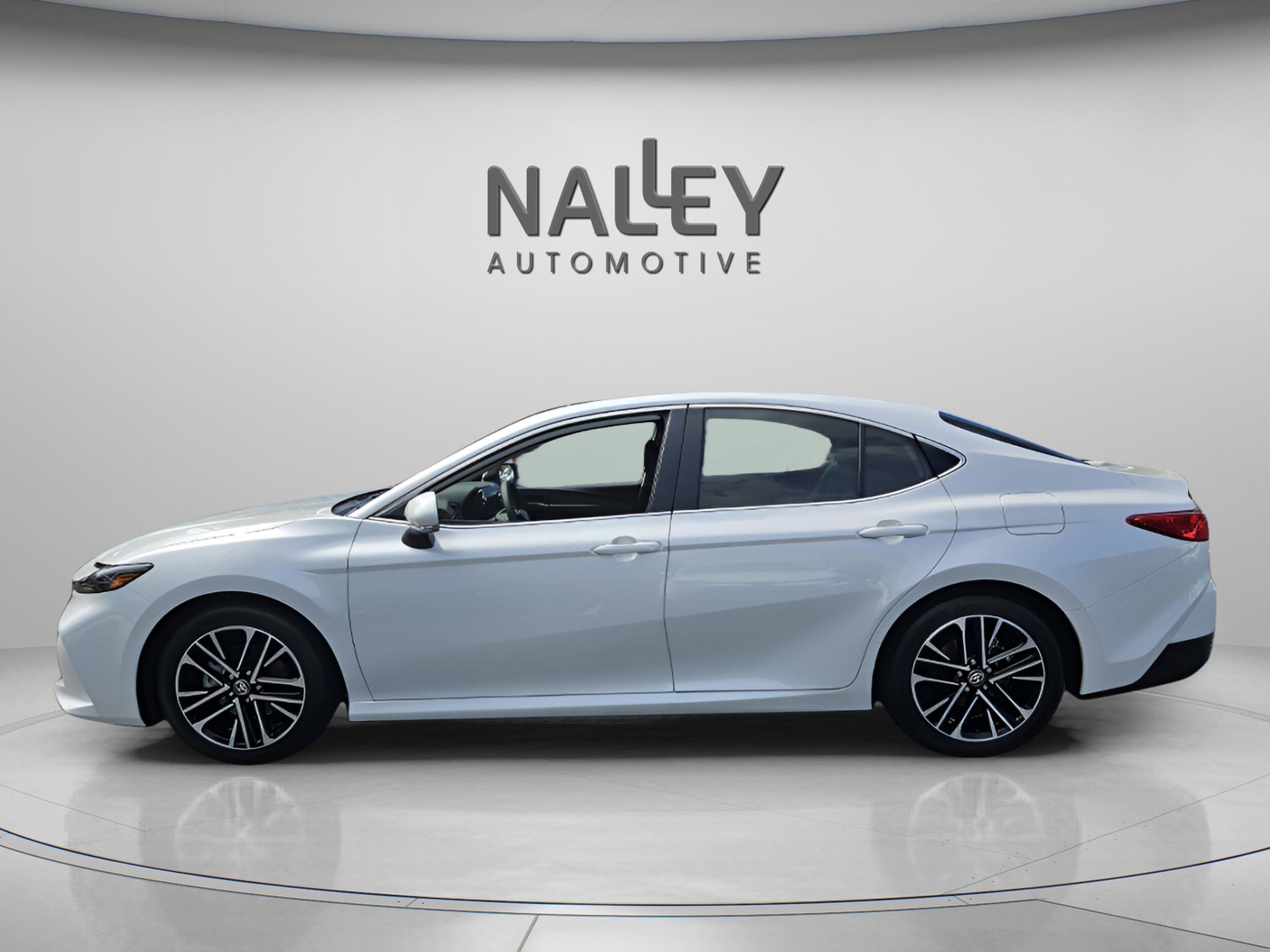 2025 Toyota Camry LE photo 2