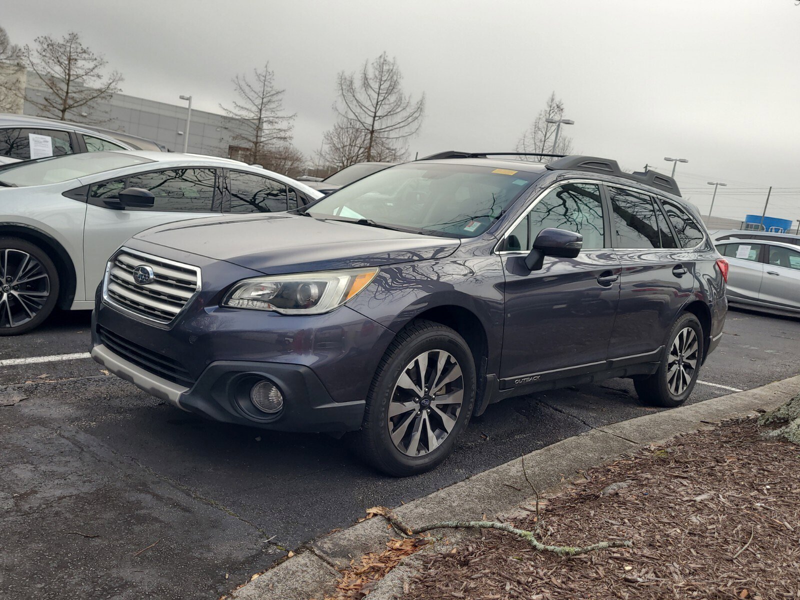 2016 Subaru Outback Limited's photo