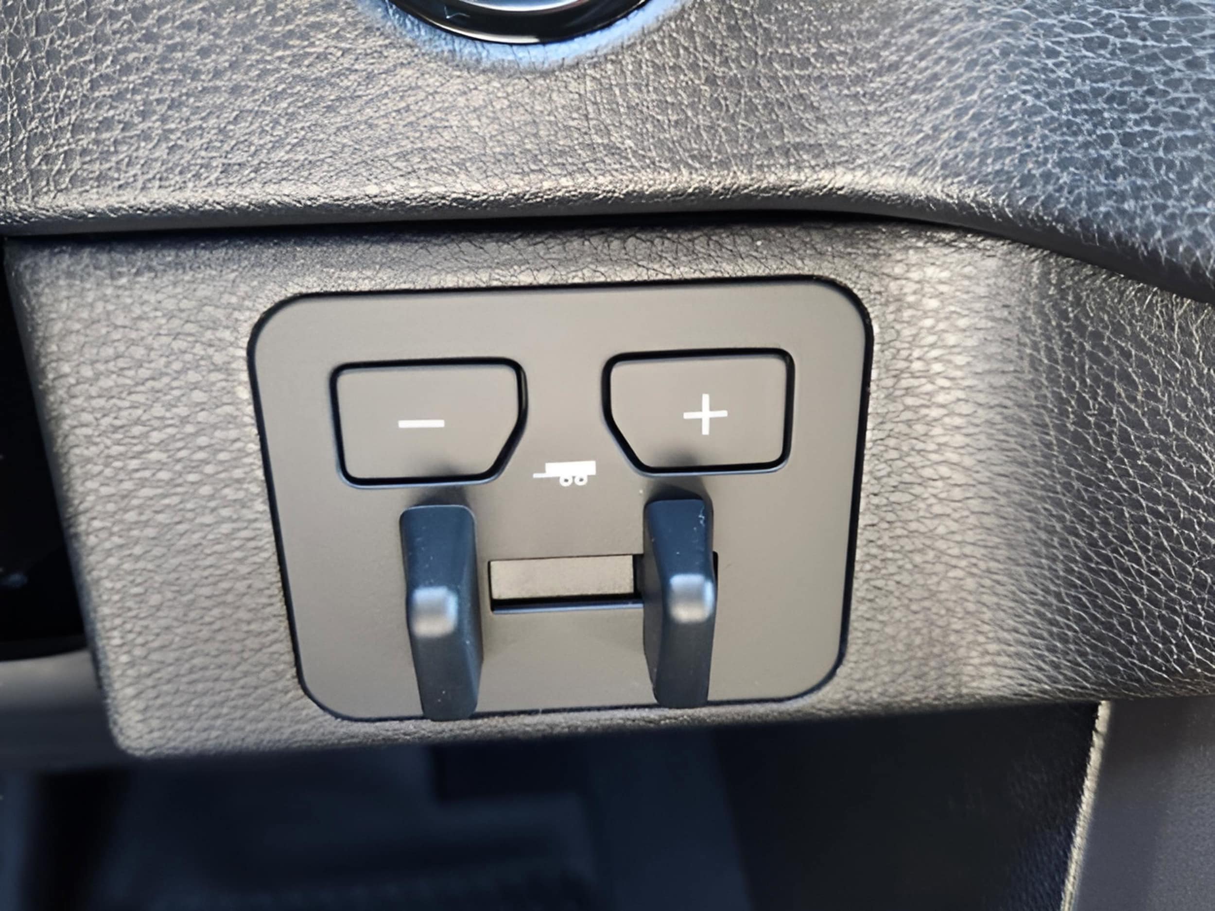 2025 Toyota Tundra SR5 - Photo 24