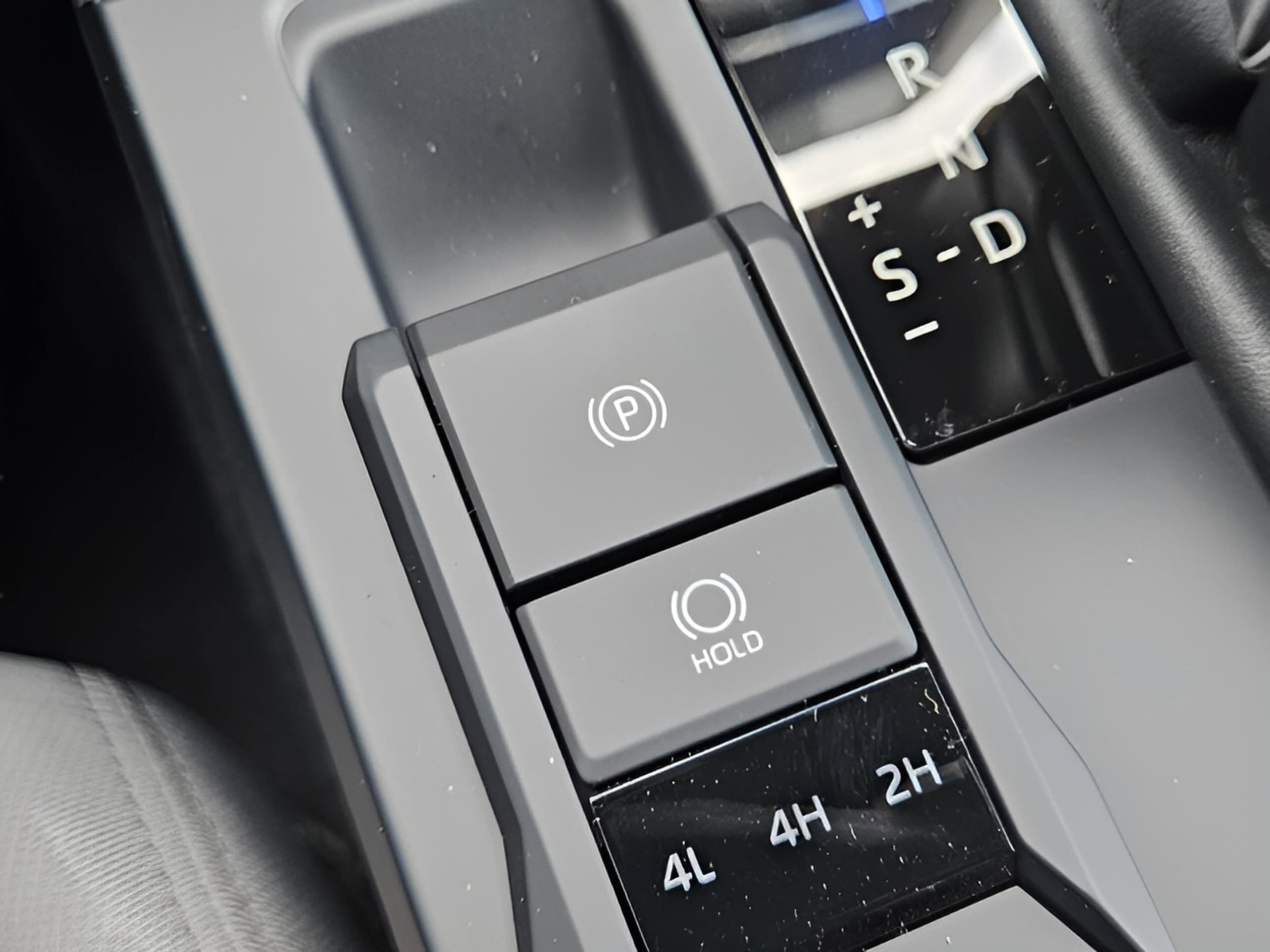 2025 Toyota Tundra Platinum - Photo 16
