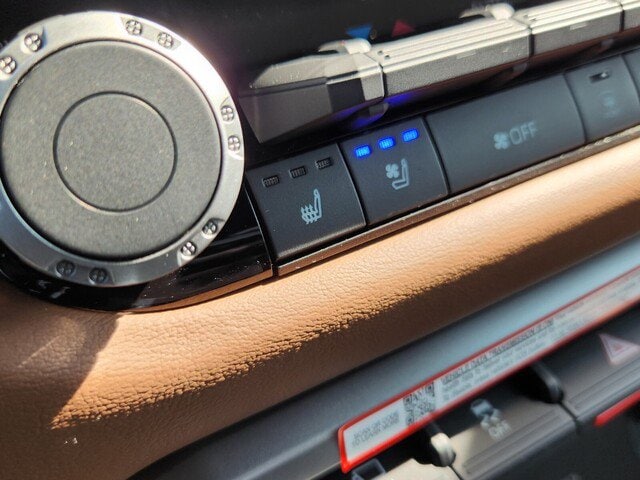 2025 Toyota Tundra 1794 Edition - Photo 32