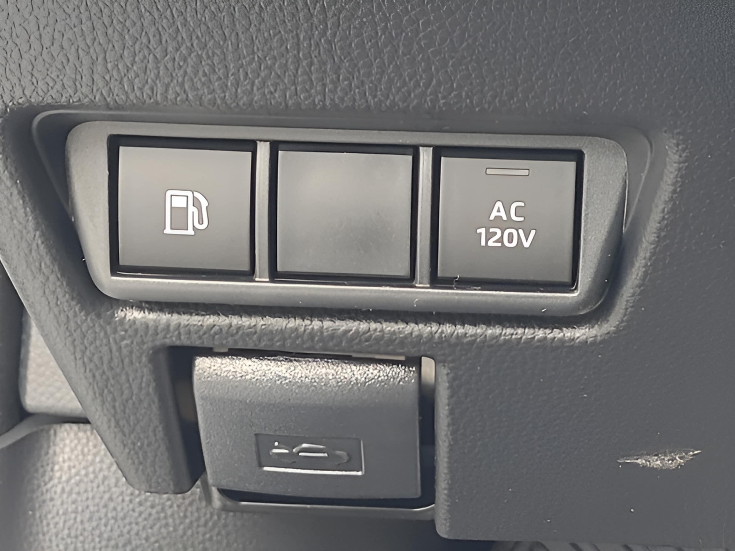 2026 Toyota Prius Plug-in Hybrid XSE - Photo 28