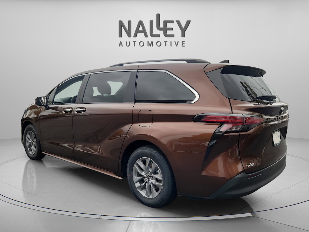 Used 2021 Toyota Sienna XLE Van