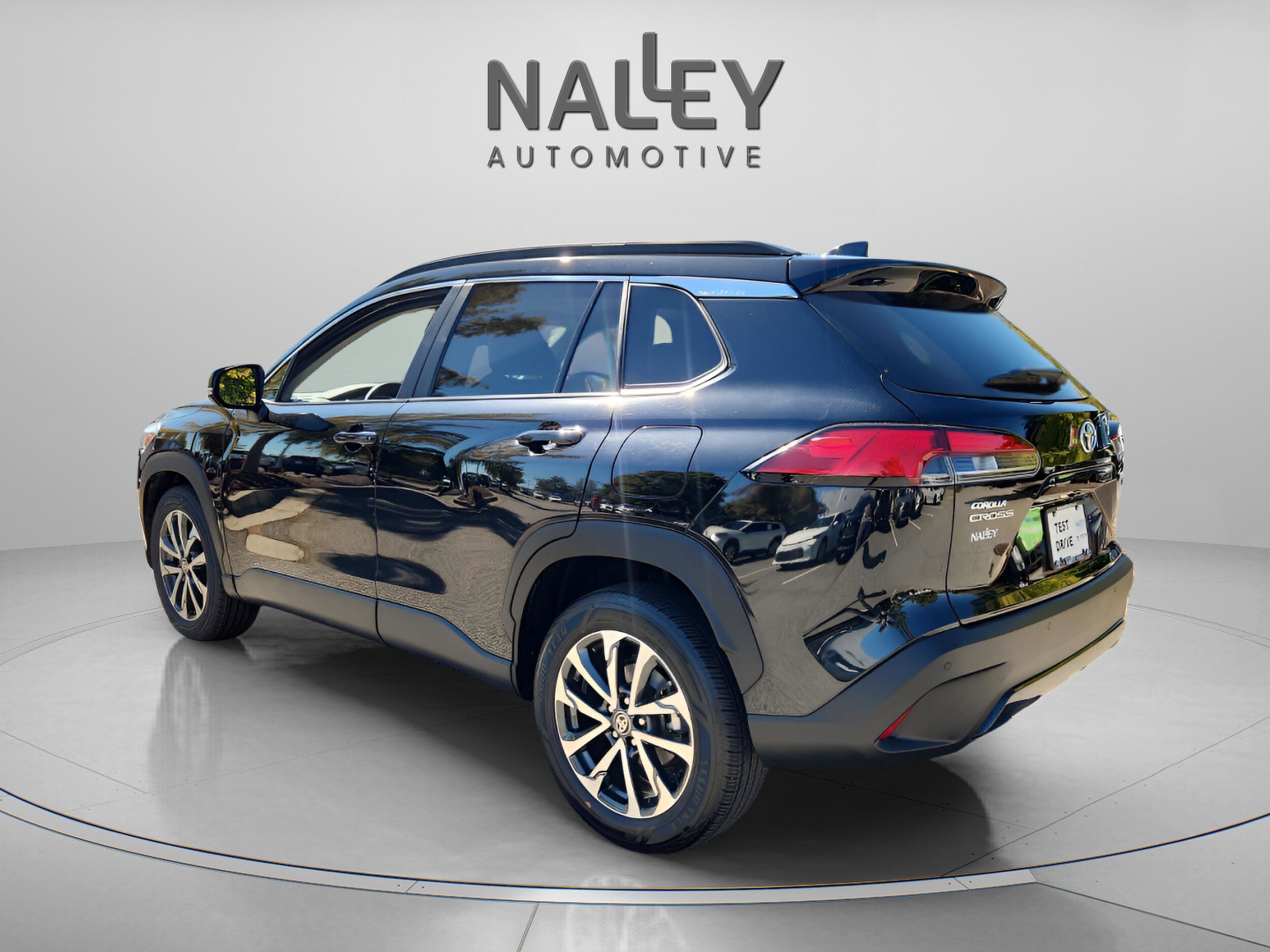 2024 Toyota Corolla Cross XLE photo 3