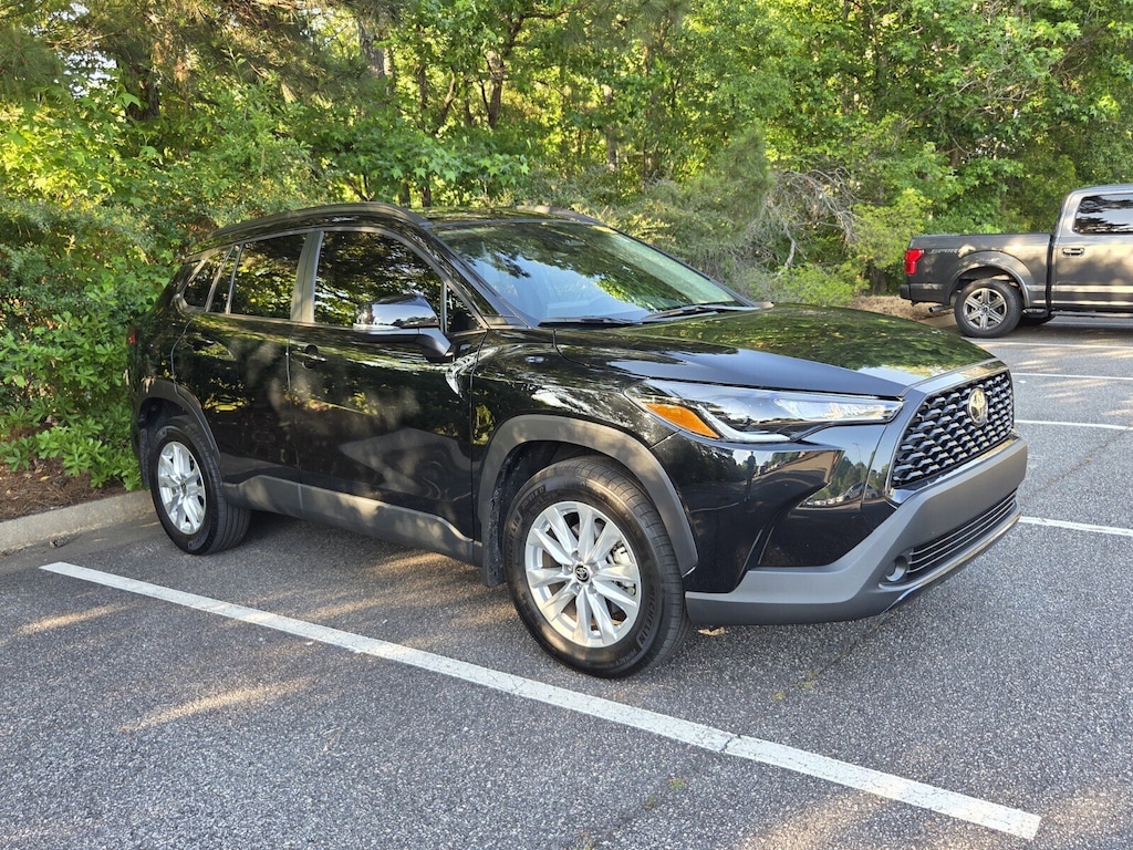 Used 2025 Toyota Corolla Cross LE SUV