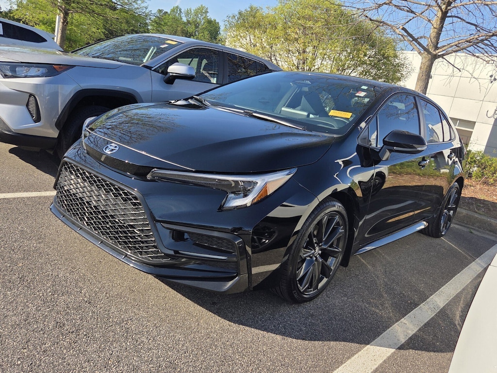 Used 2025 Toyota Corolla SE Sedan