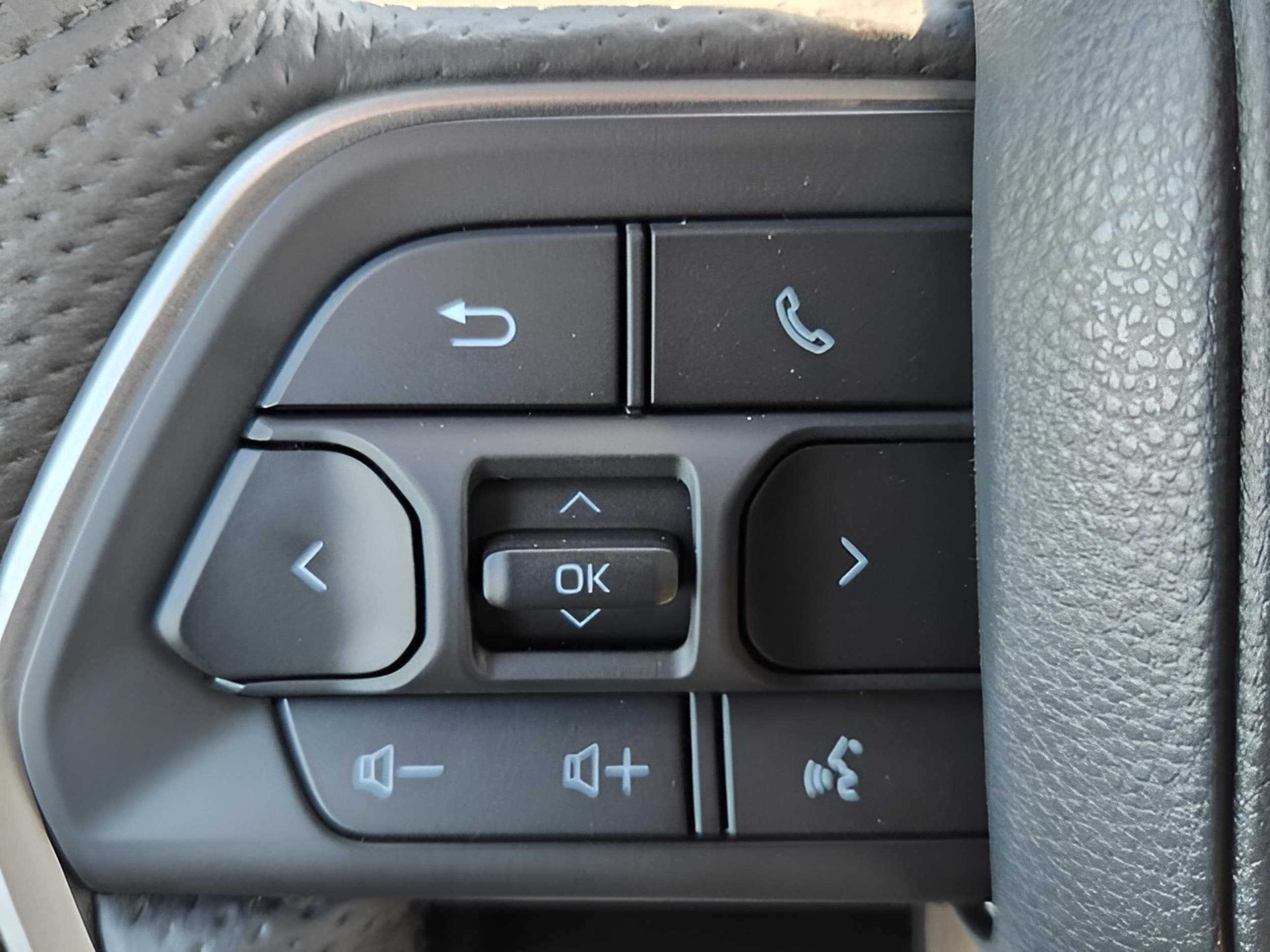 2025 Toyota Tundra SR5 - Photo 19