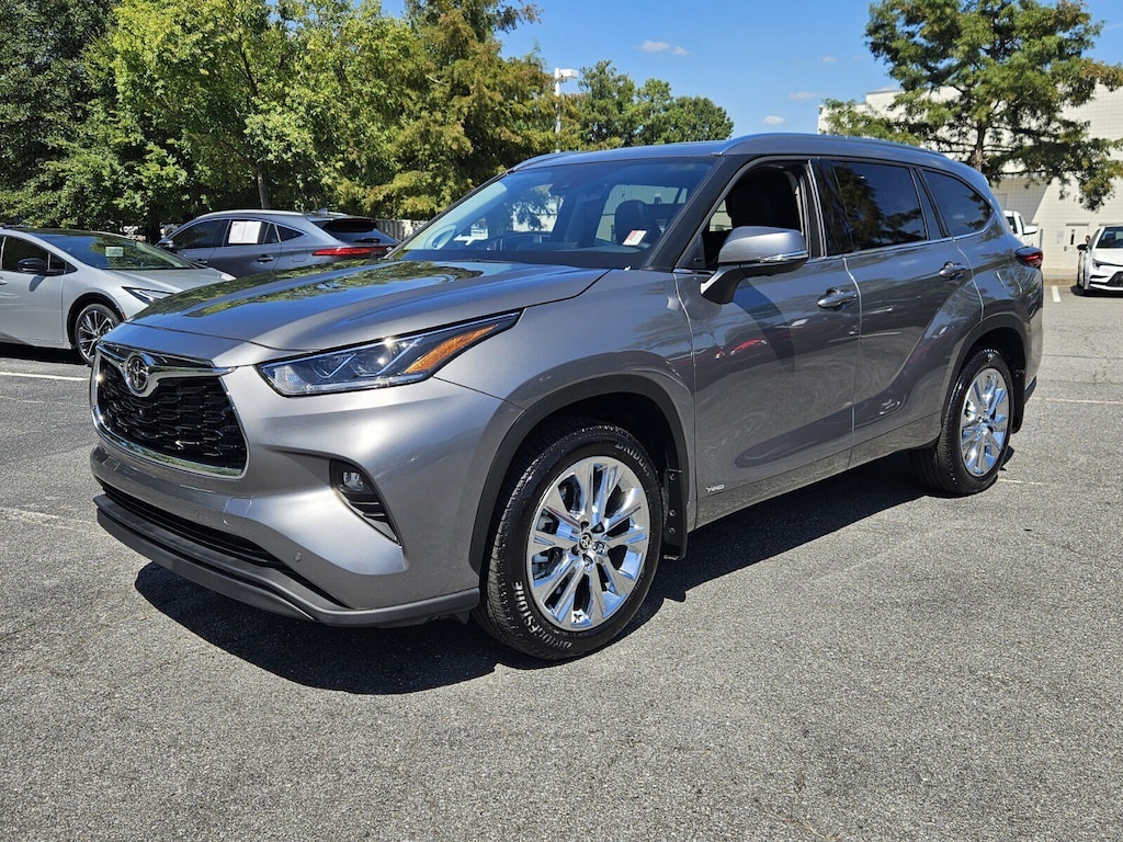Certified 2026 Toyota Highlander Hybrid Limited SUV