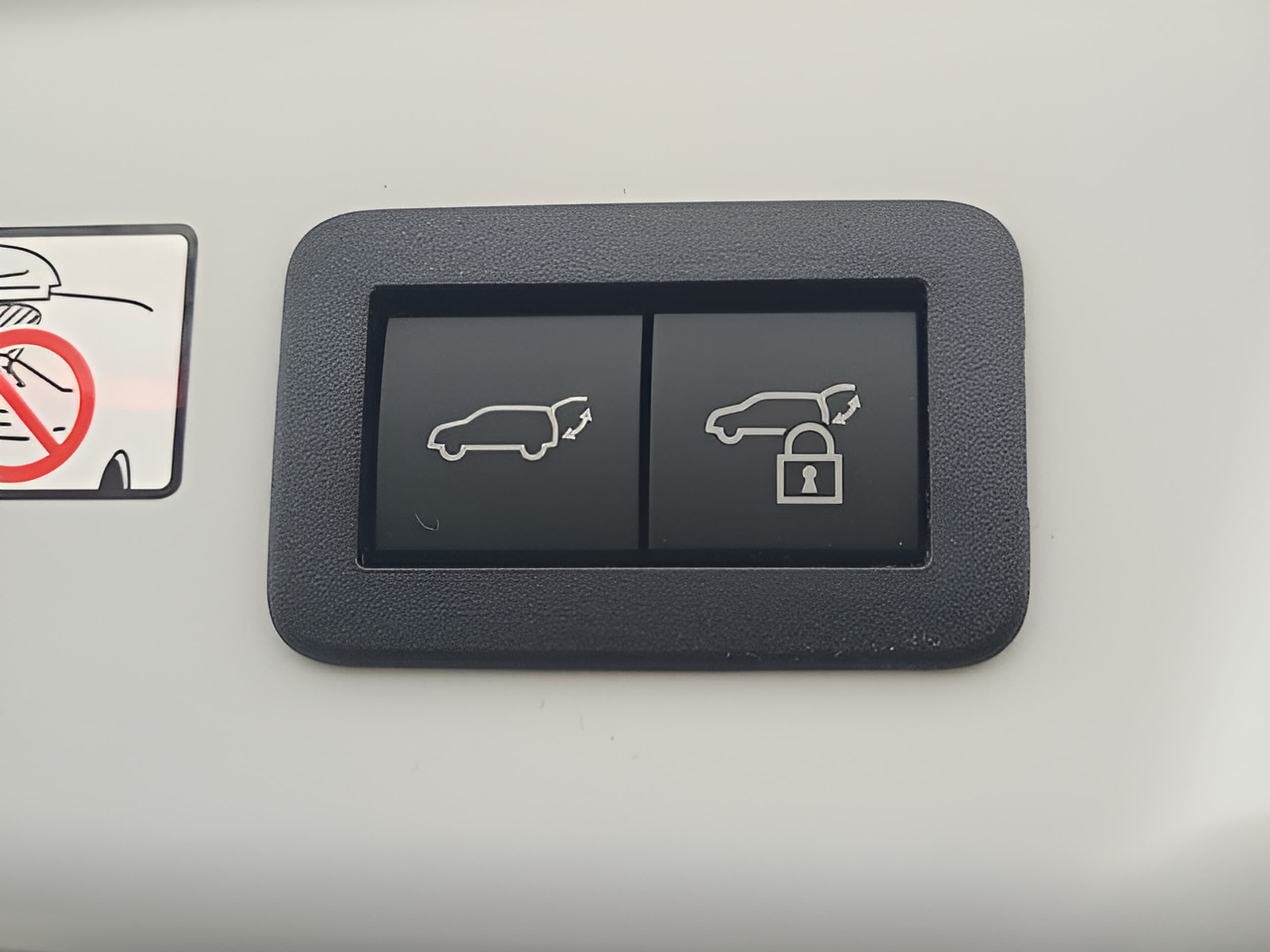 2026 Toyota Prius Plug-in Hybrid XSE Premium - Photo 29