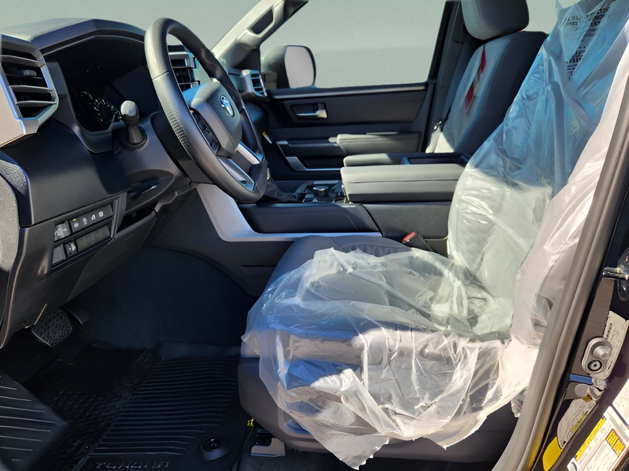 2025 Toyota Tundra SR5 - Photo 9