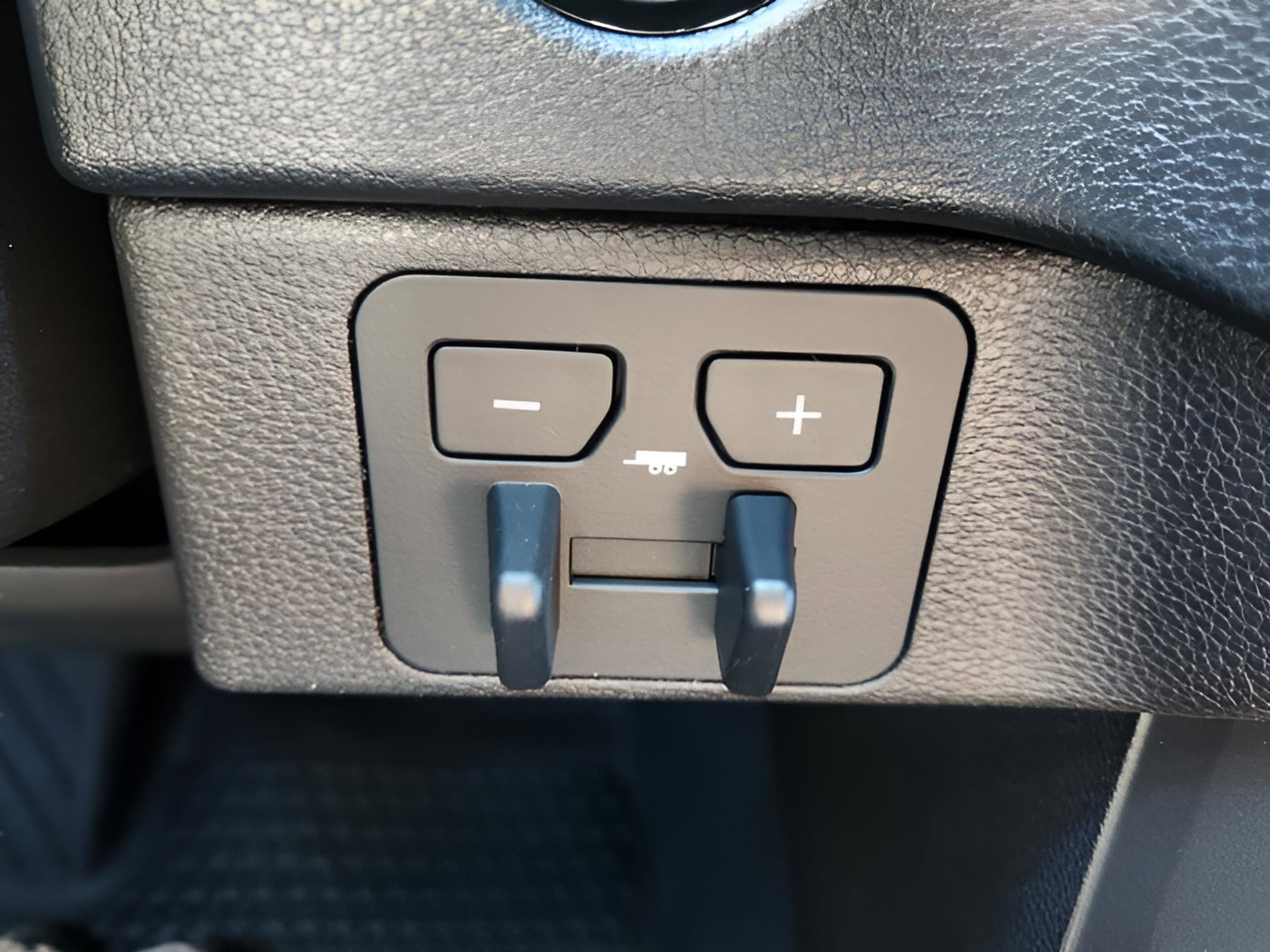 2025 Toyota Tundra SR5 - Photo 29