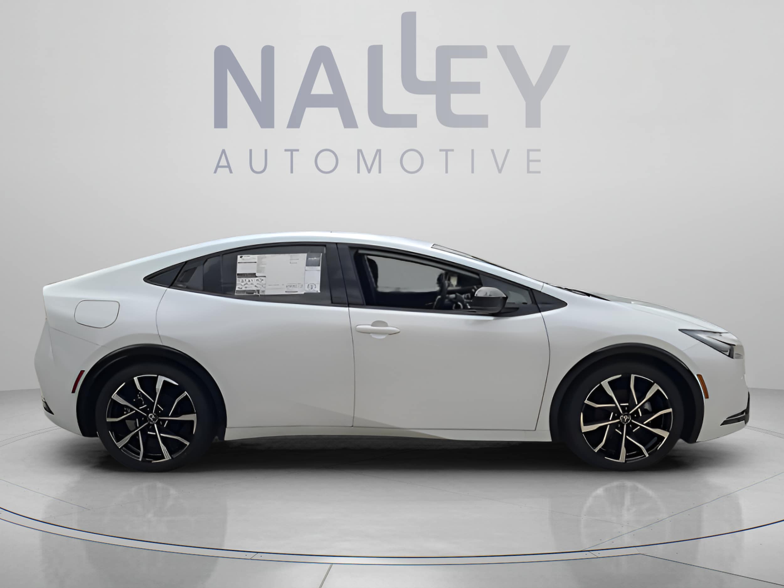 2026 Toyota Prius Plug-in Hybrid XSE - Photo 7