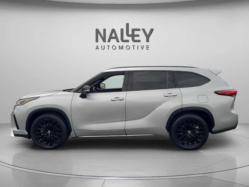 Used 2023 Toyota Highlander L SUV