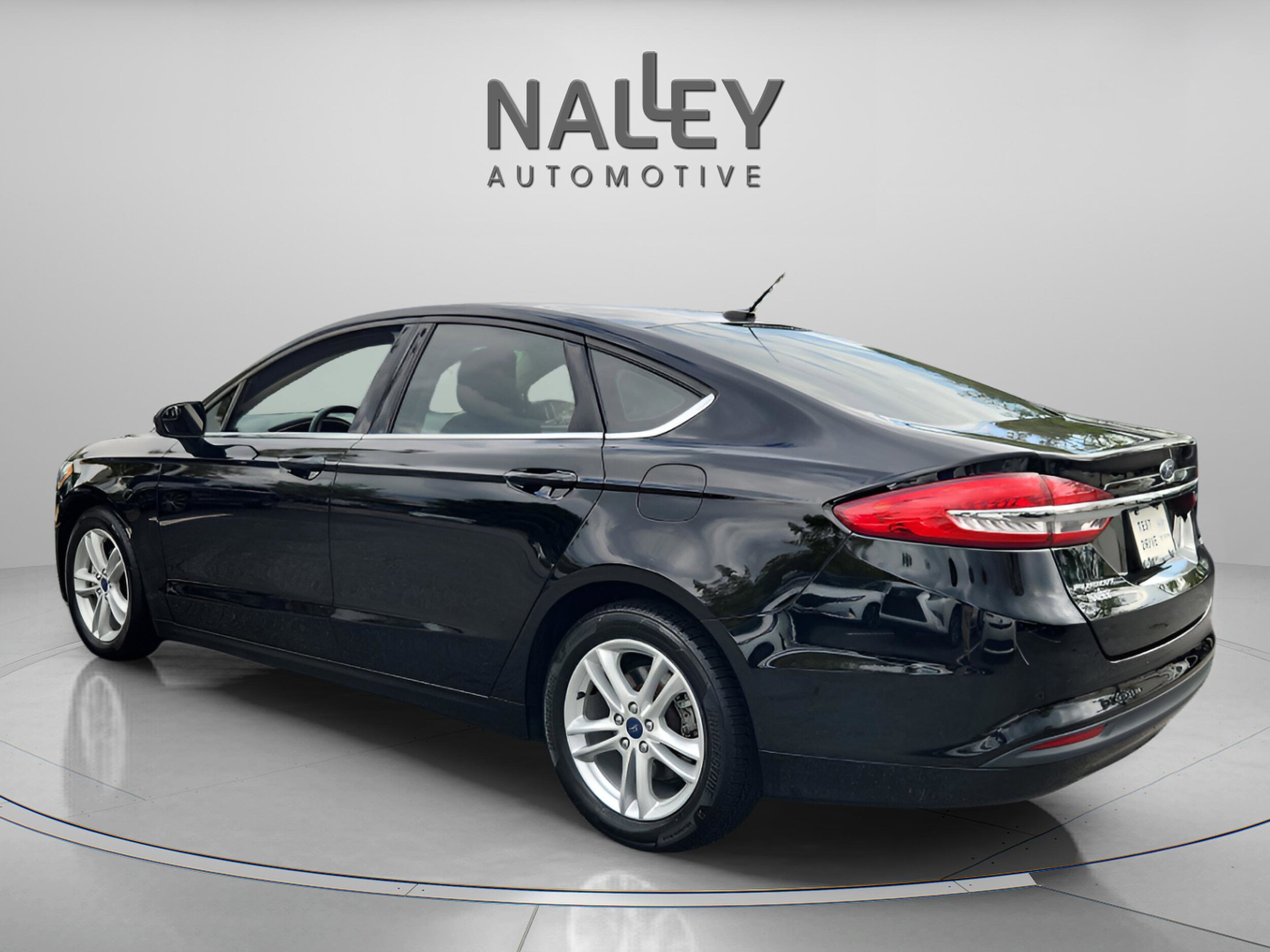 2018 Ford Fusion SE photo 3