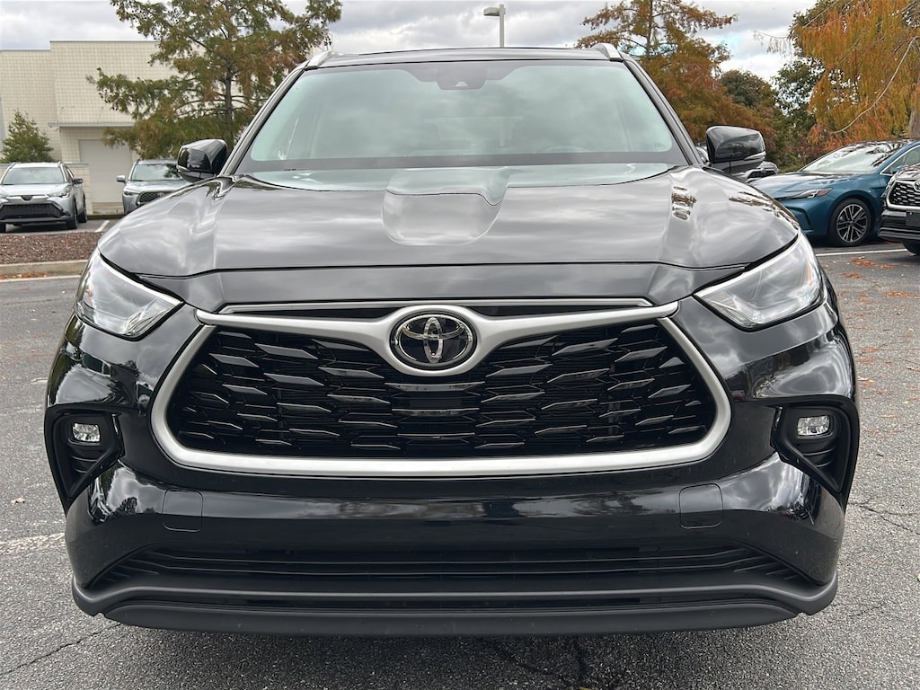 Used 2023 Toyota Highlander XLE SUV