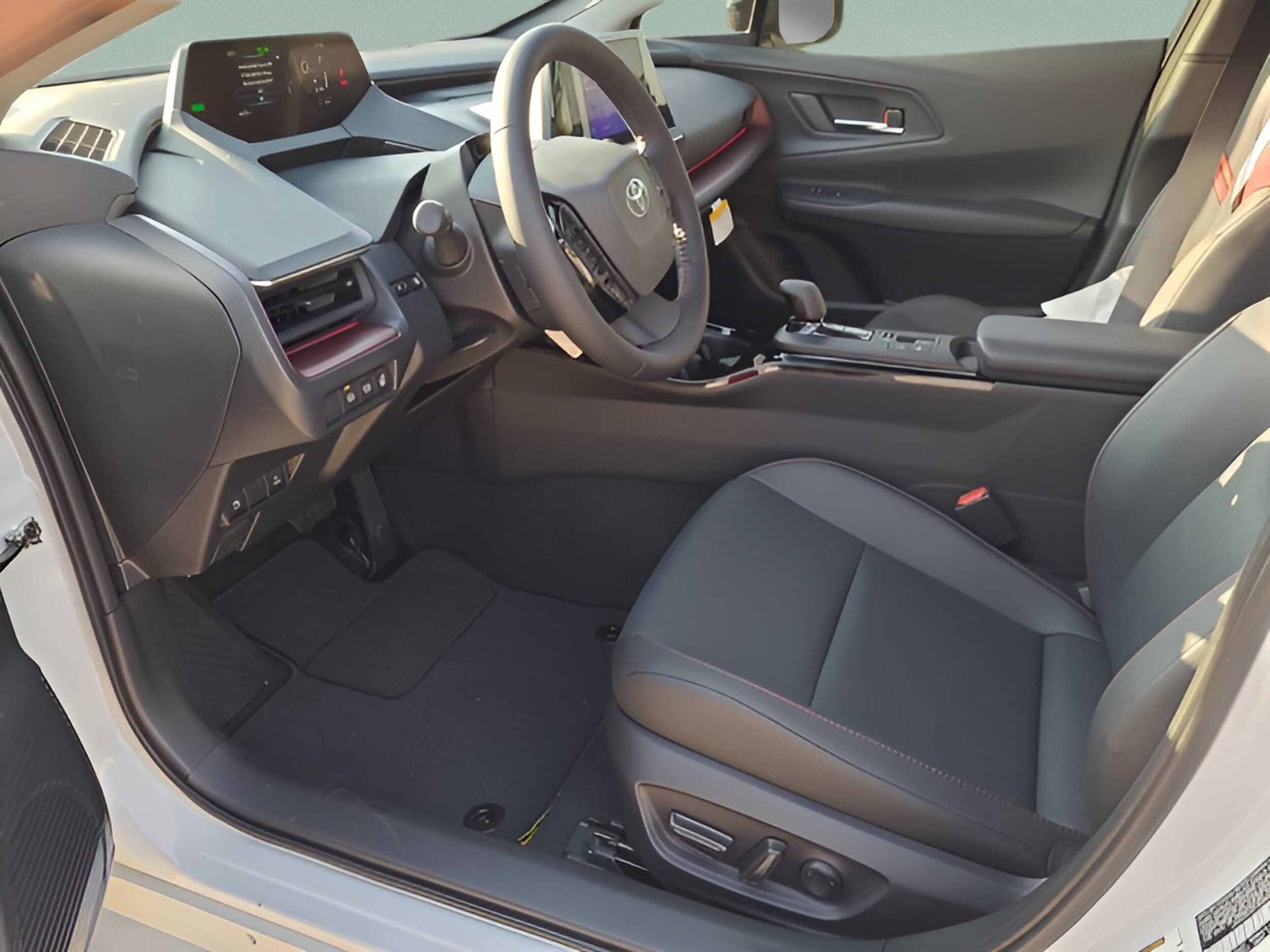 2026 Toyota Prius Plug-in Hybrid XSE - Photo 14