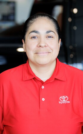 Staff member Nicole Reyes from ID_10d5d341c81b