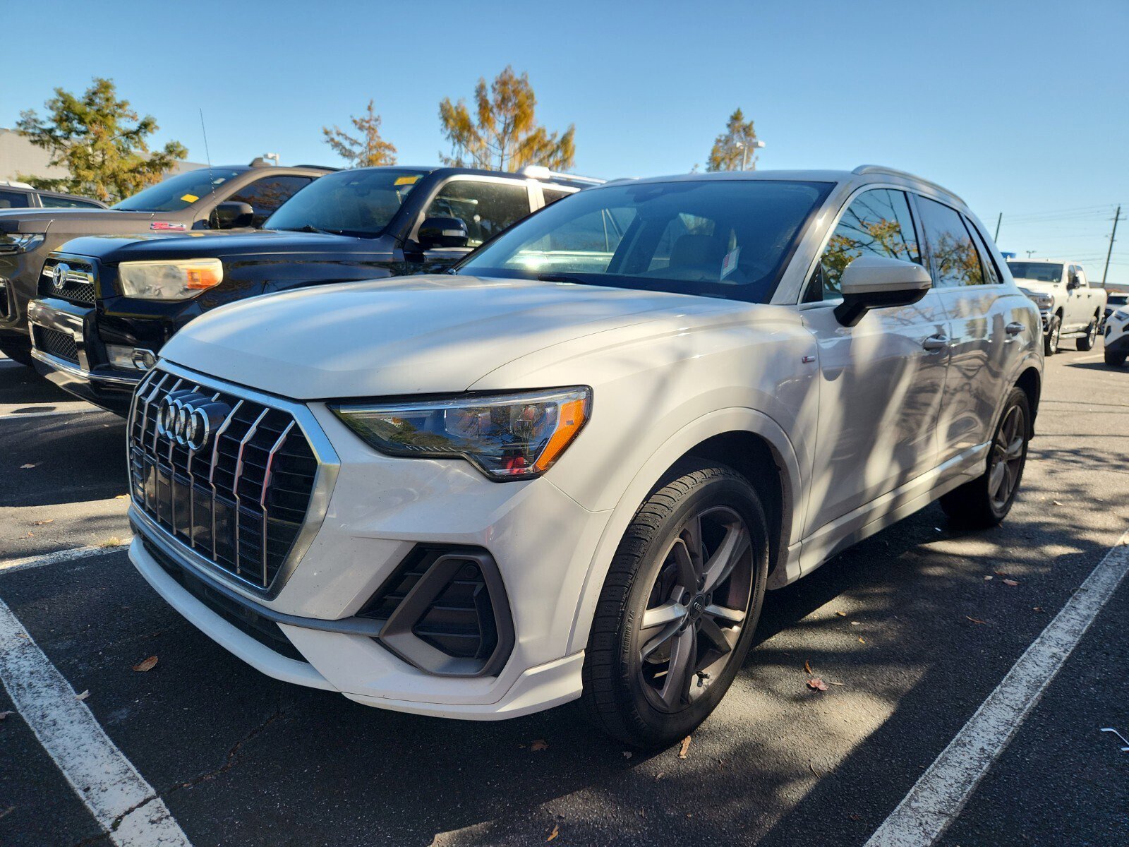 2020 Audi Q3 S line Premium photo 2