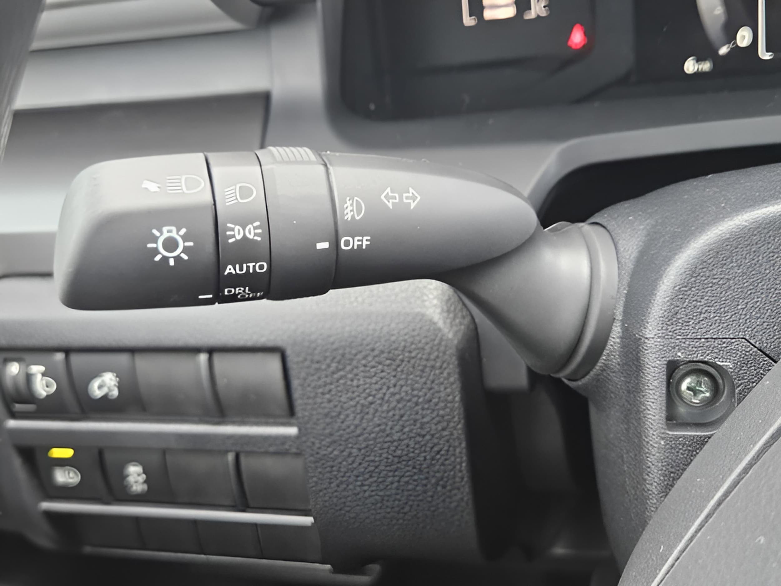 2025 Toyota Tundra Platinum - Photo 18