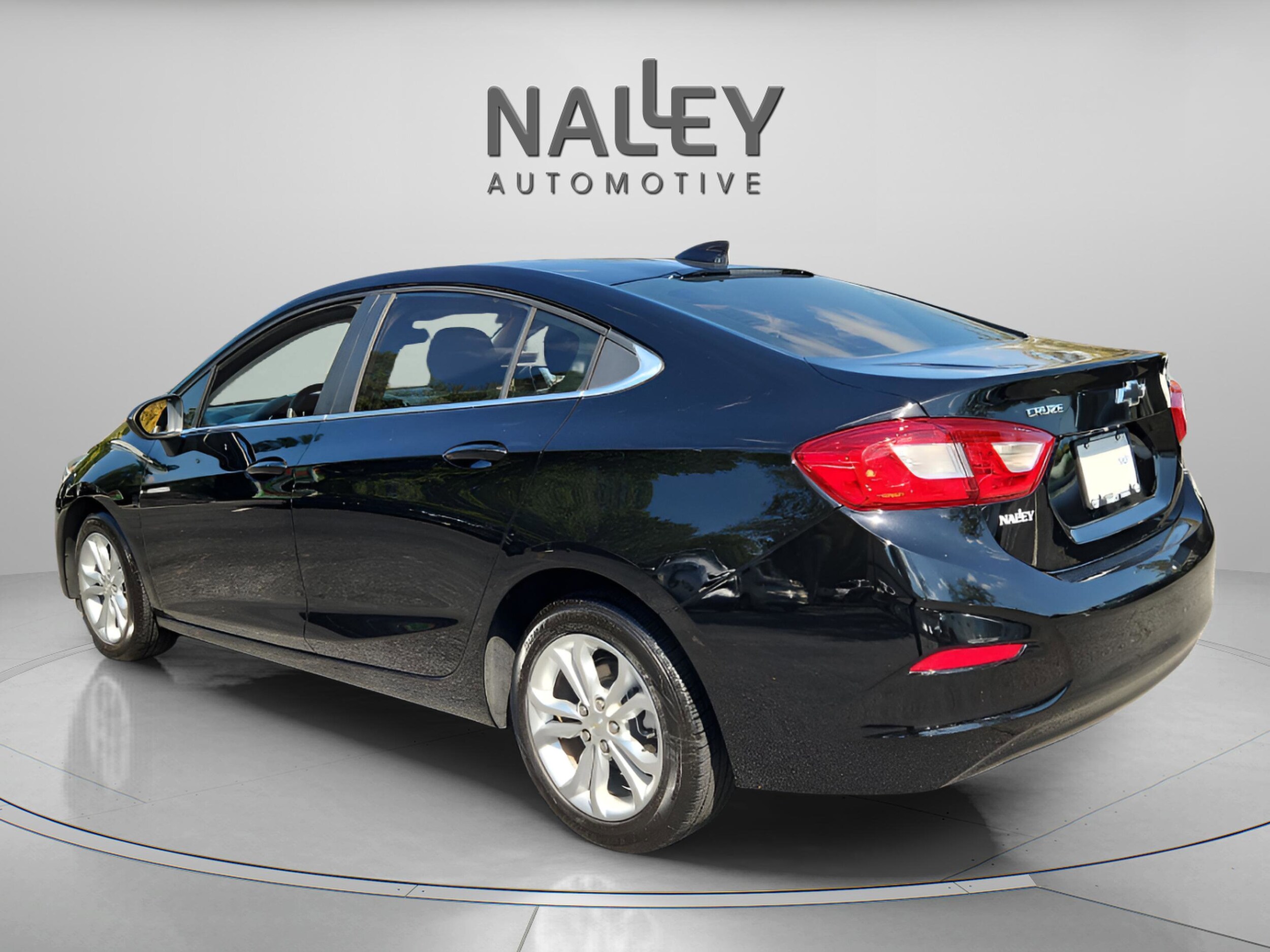 2019 Chevrolet Cruze LT photo 3