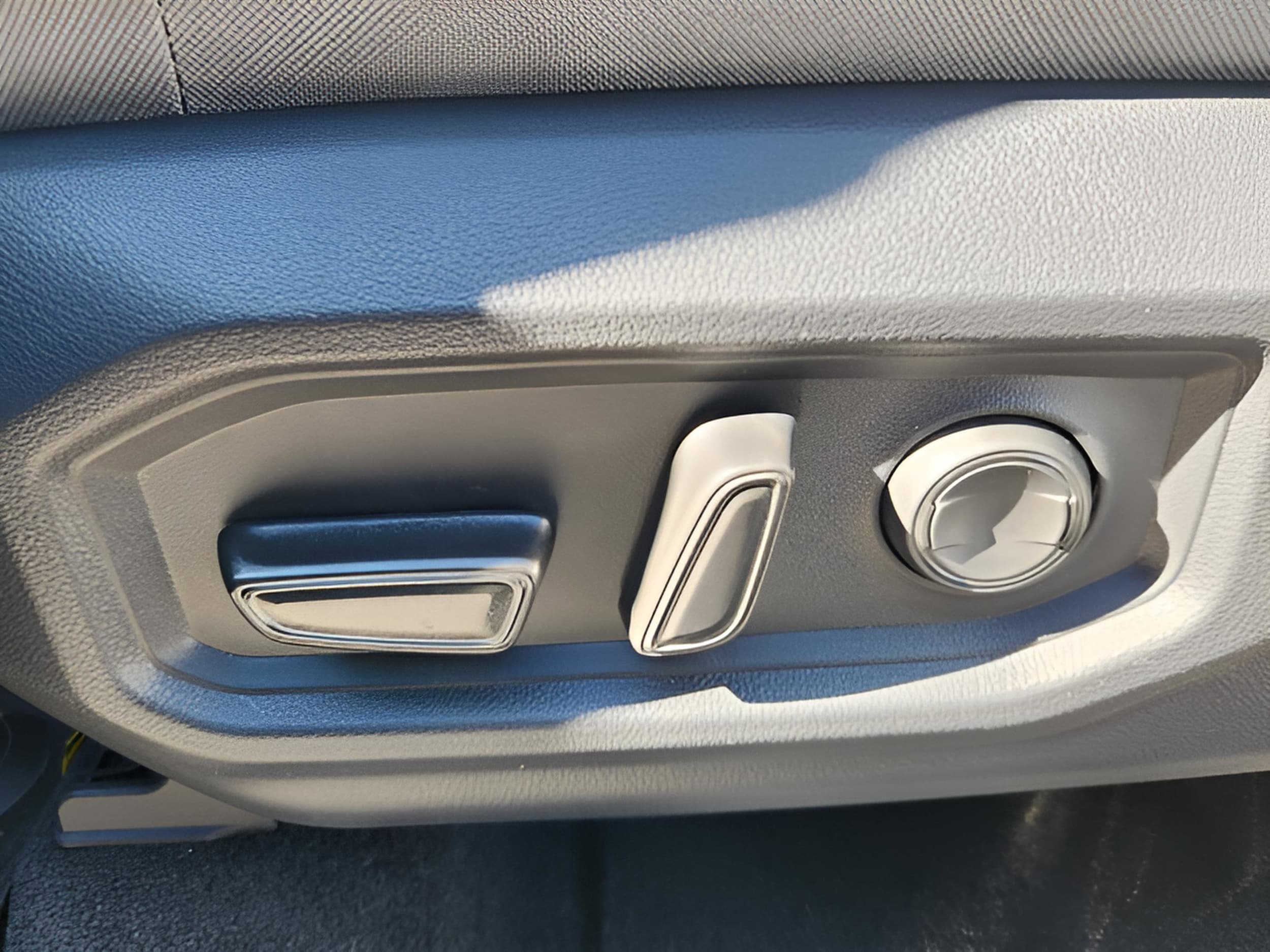 2025 Toyota Tundra SR5 - Photo 20