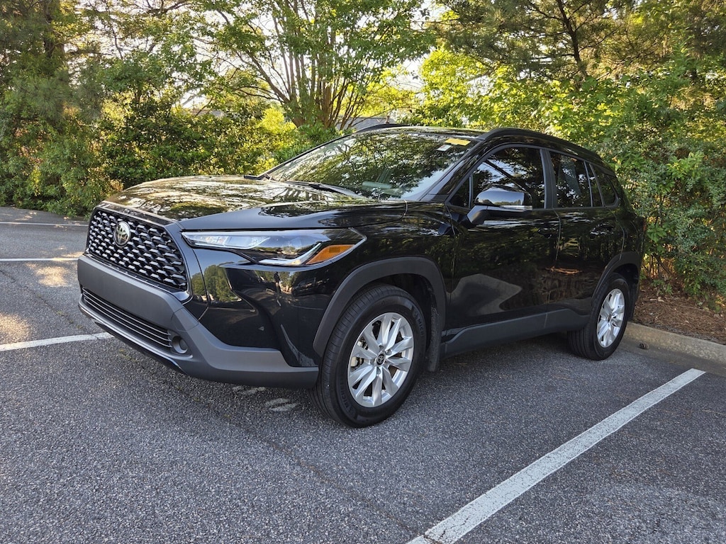 Used 2025 Toyota Corolla Cross LE SUV