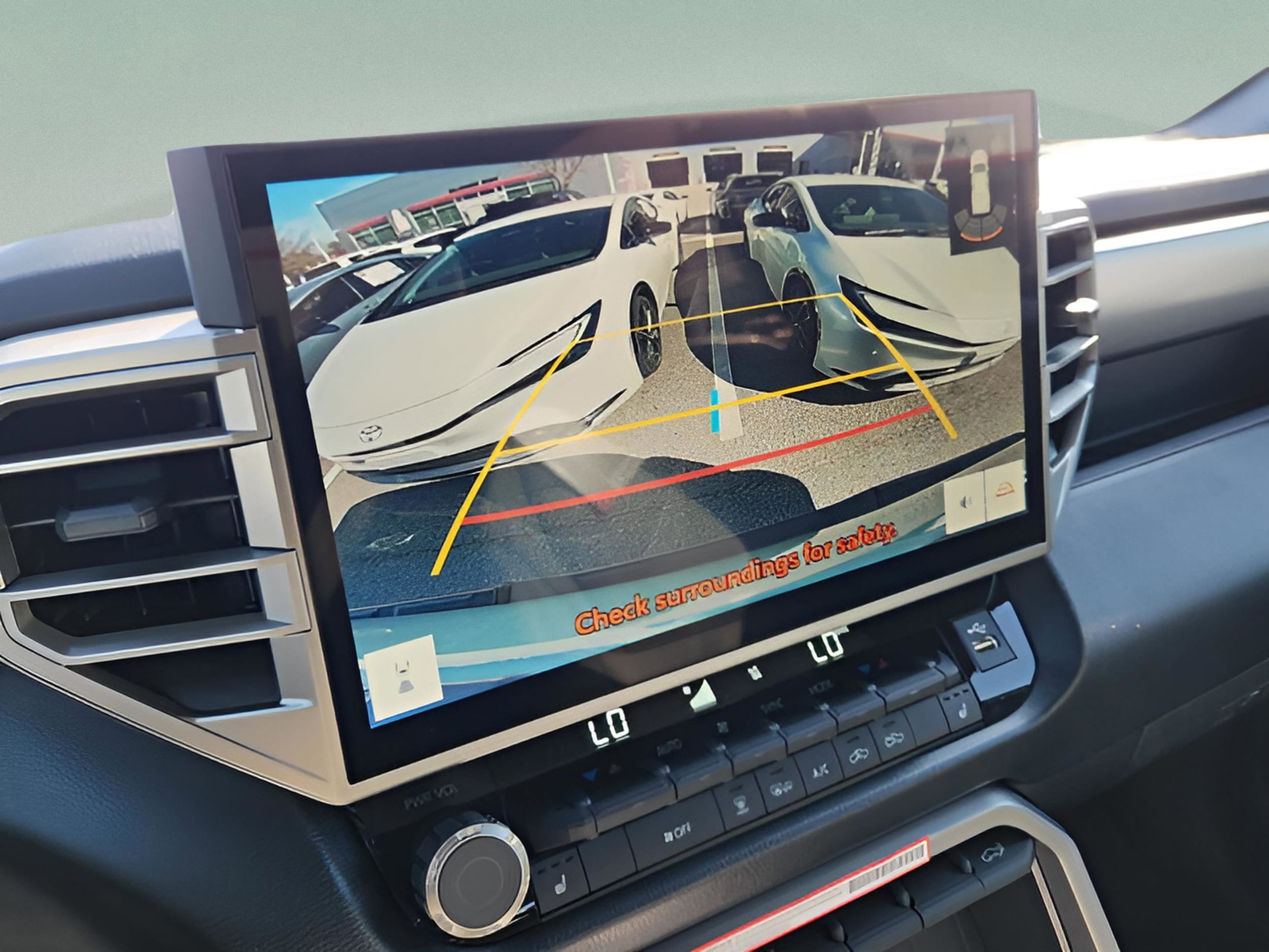 2025 Toyota Tundra SR5 - Photo 29