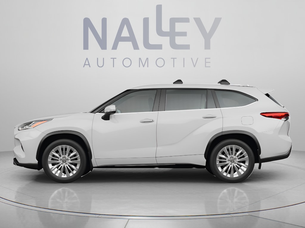 Used 2025 Toyota Highlander Hybrid XLE SUV