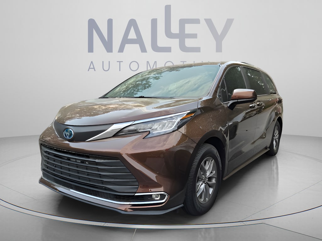 Used 2021 Toyota Sienna XLE Van
