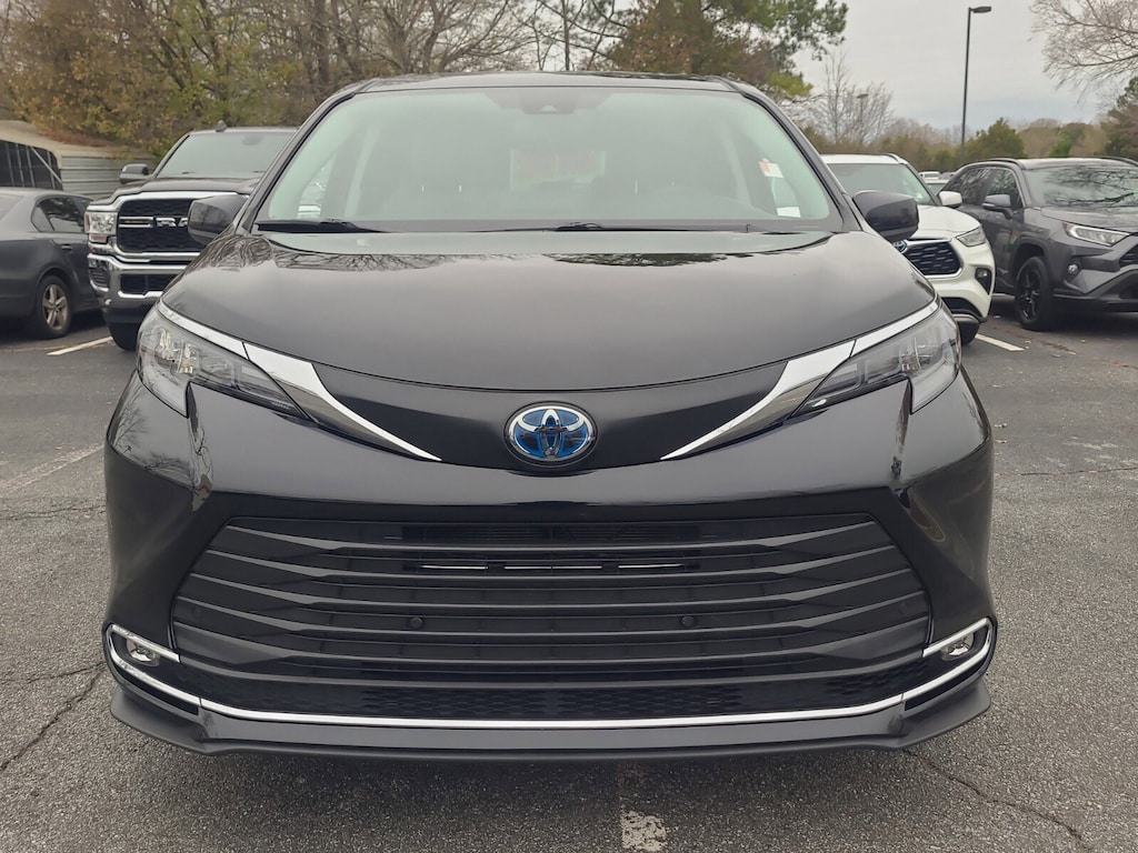 Certified 2024 Toyota Sienna XLE Van Passenger Van