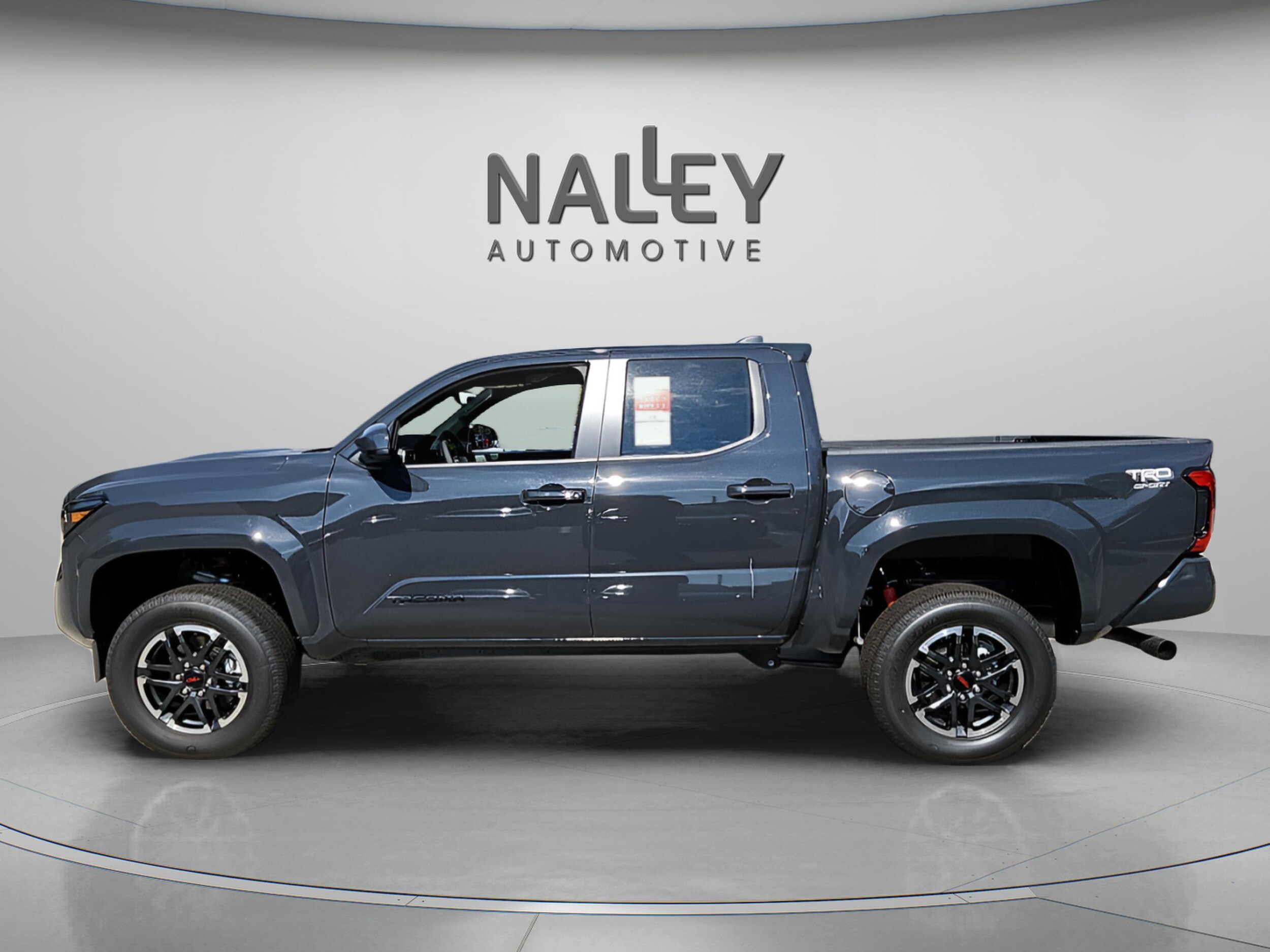 2025 Toyota Tacoma TRD Sport Double Cab photo 2