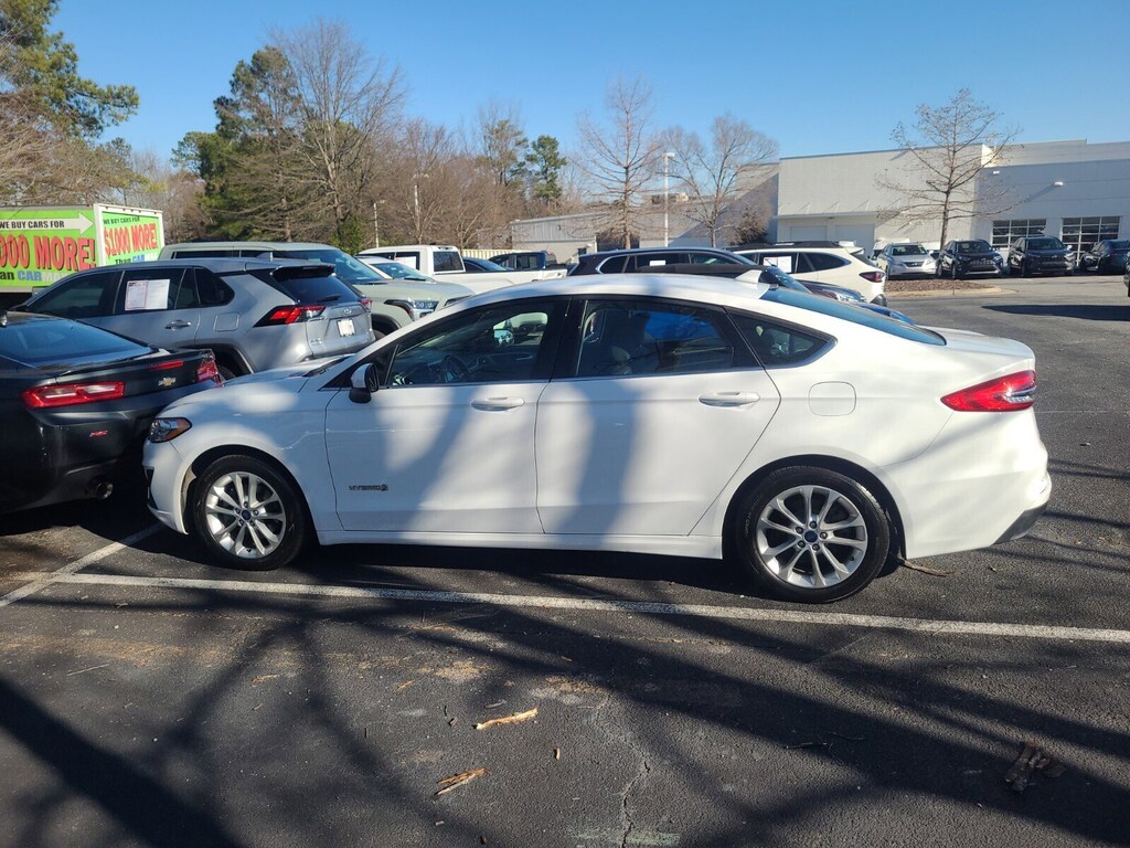 Used 2019 Ford Fusion Hybrid SE Sedan