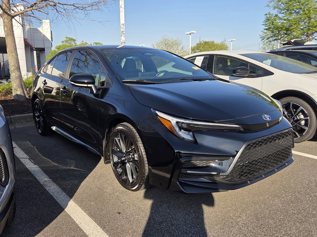 Used 2025 Toyota Corolla SE Sedan