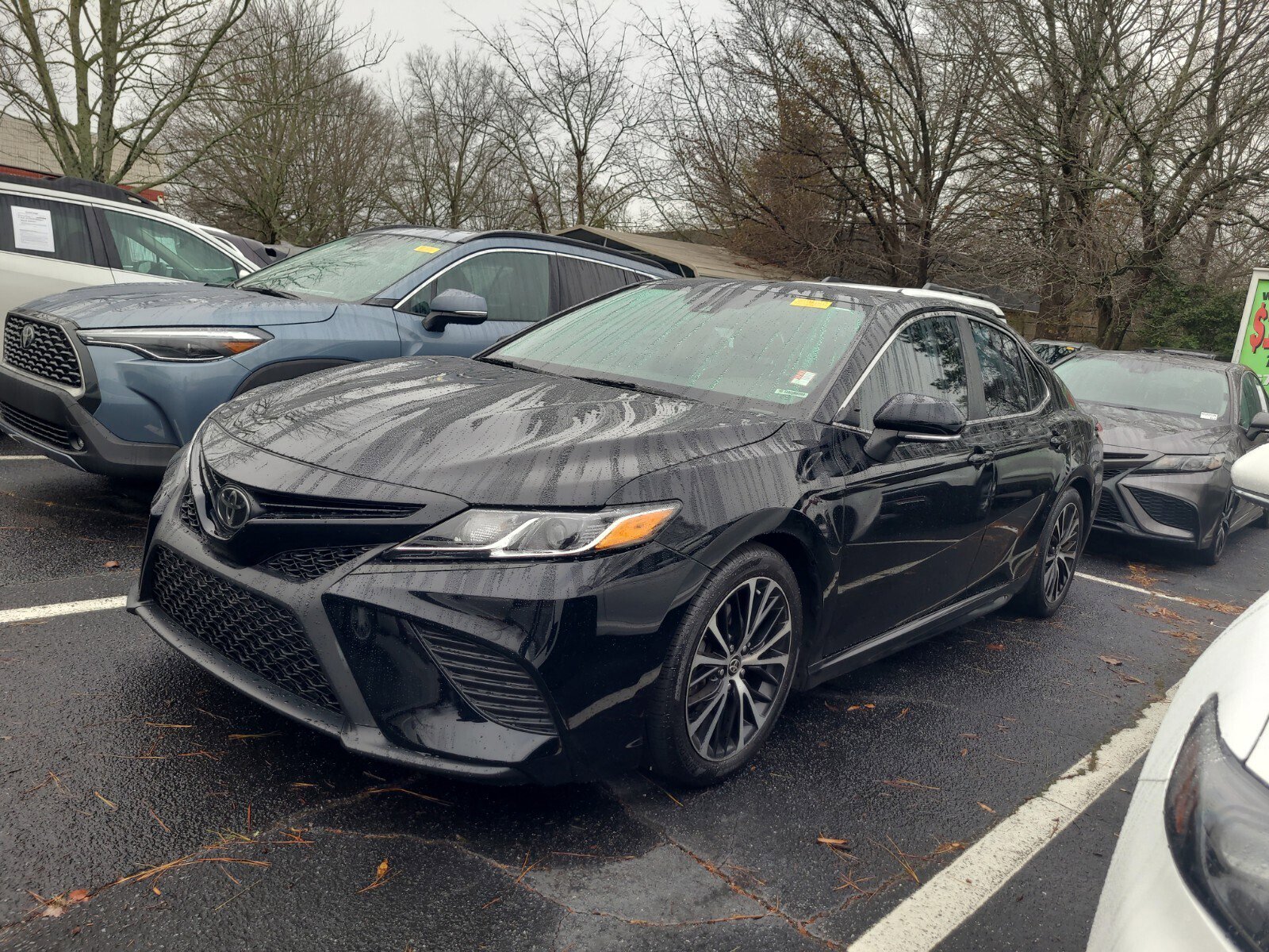 2020 Toyota Camry SE