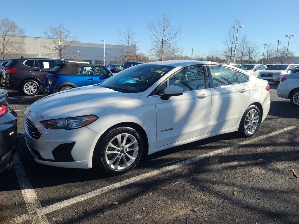 Used 2019 Ford Fusion Hybrid SE Sedan