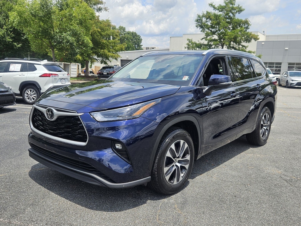 Used 2022 Toyota Highlander XLE SUV