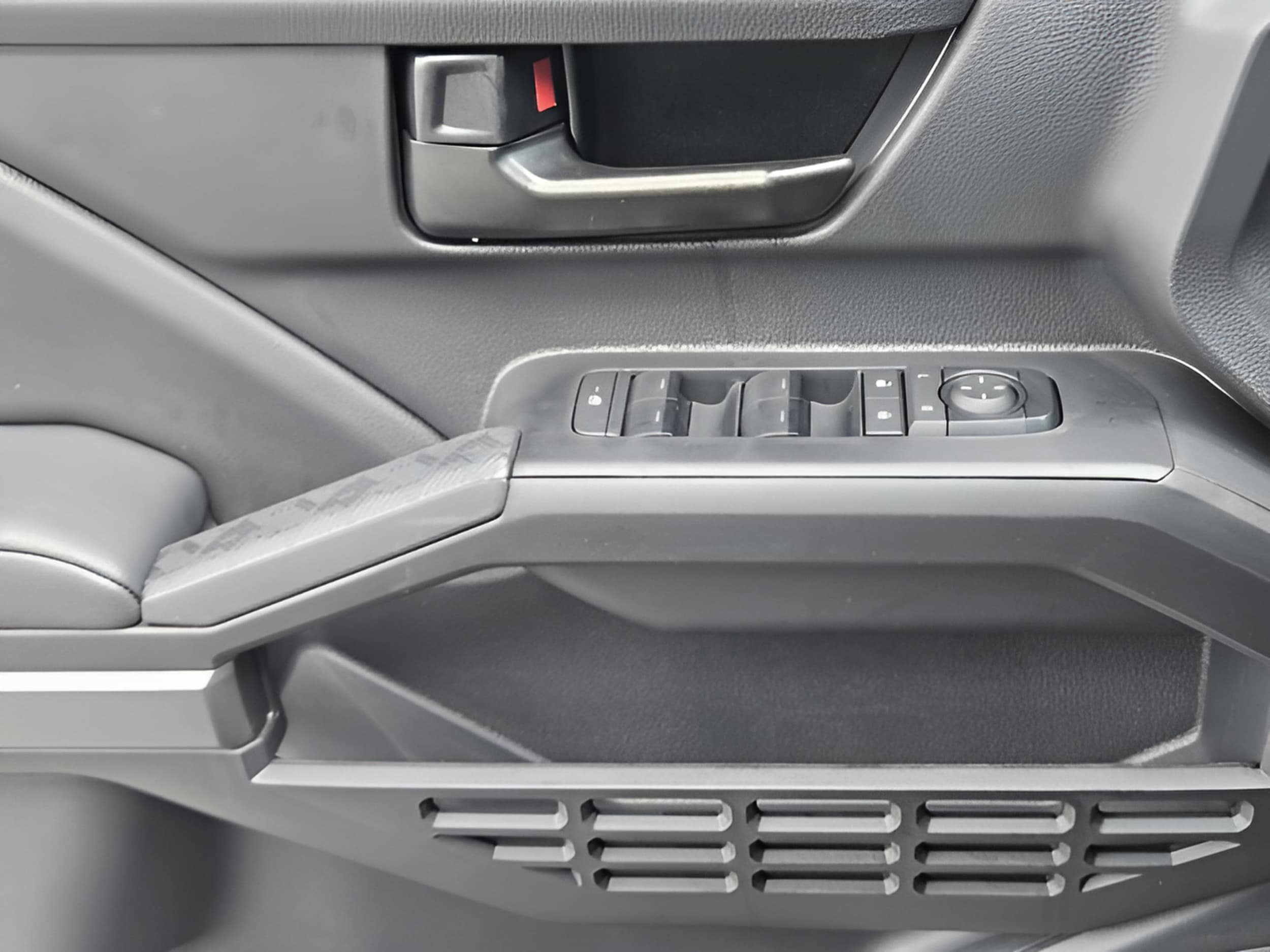 2025 Toyota Tundra Platinum - Photo 11