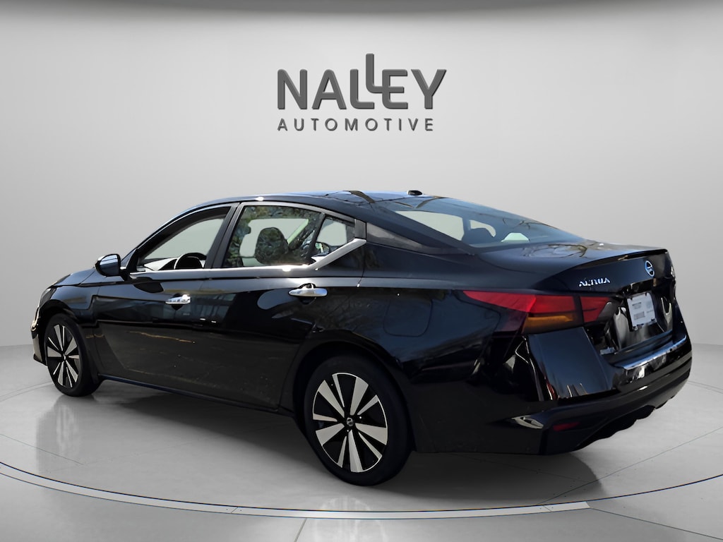 Used 2022 Nissan Altima 2.5 SV Sedan