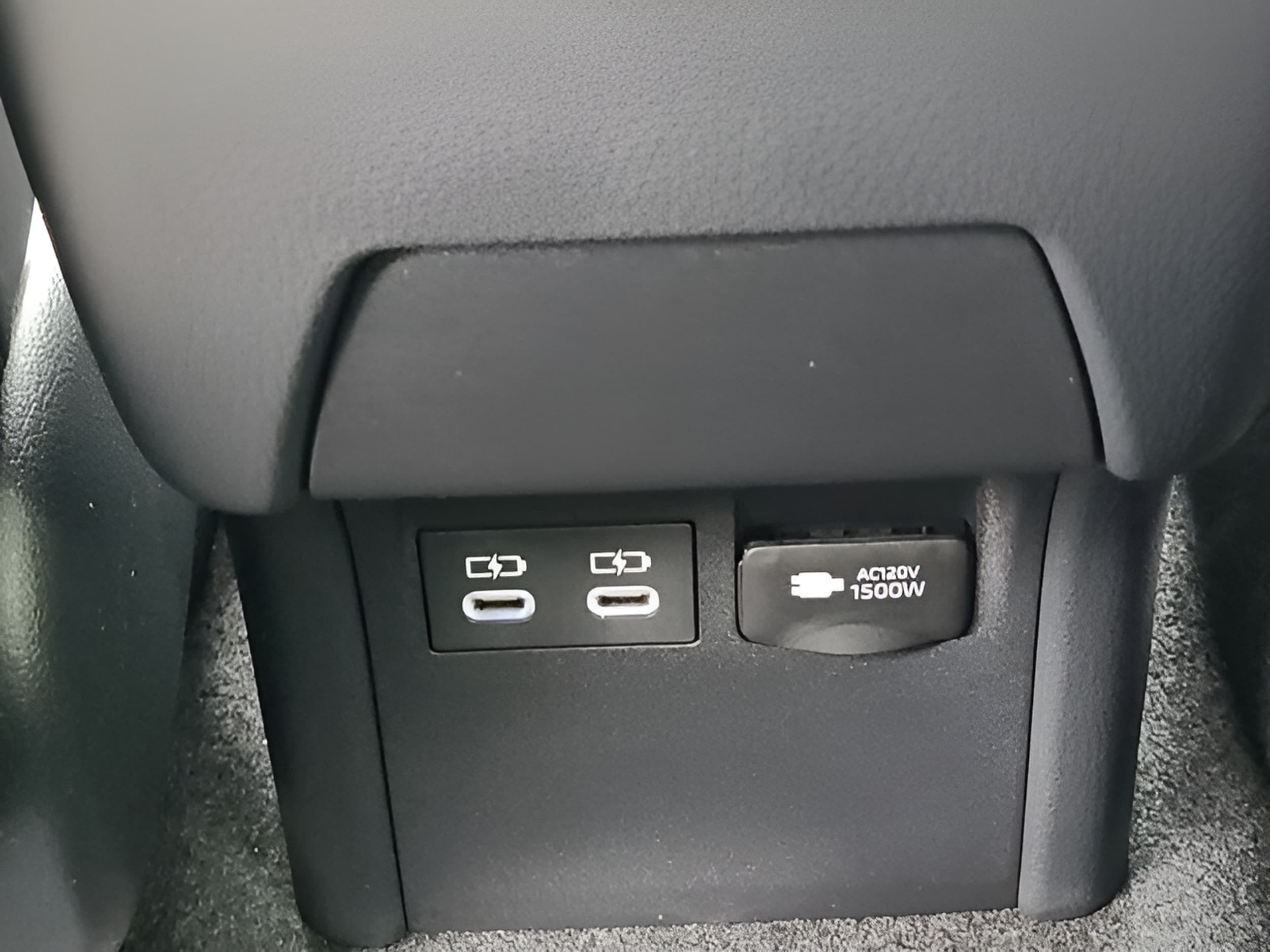 2026 Toyota Prius Plug-in Hybrid XSE - Photo 11