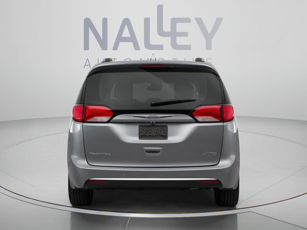 Used 2018 Chrysler Pacifica Limited Van