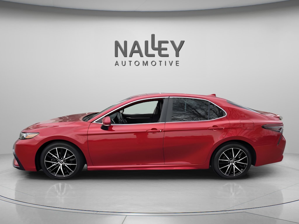 Used 2022 Toyota Camry SE Sedan