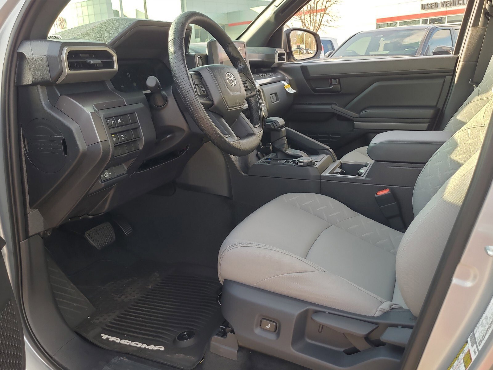 2026 Toyota Tacoma SR5 - Photo 13
